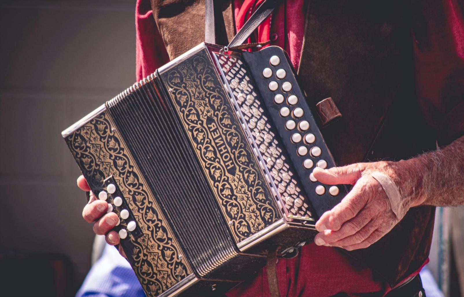 Detailaufnahme von professionellen Audio-Reglern