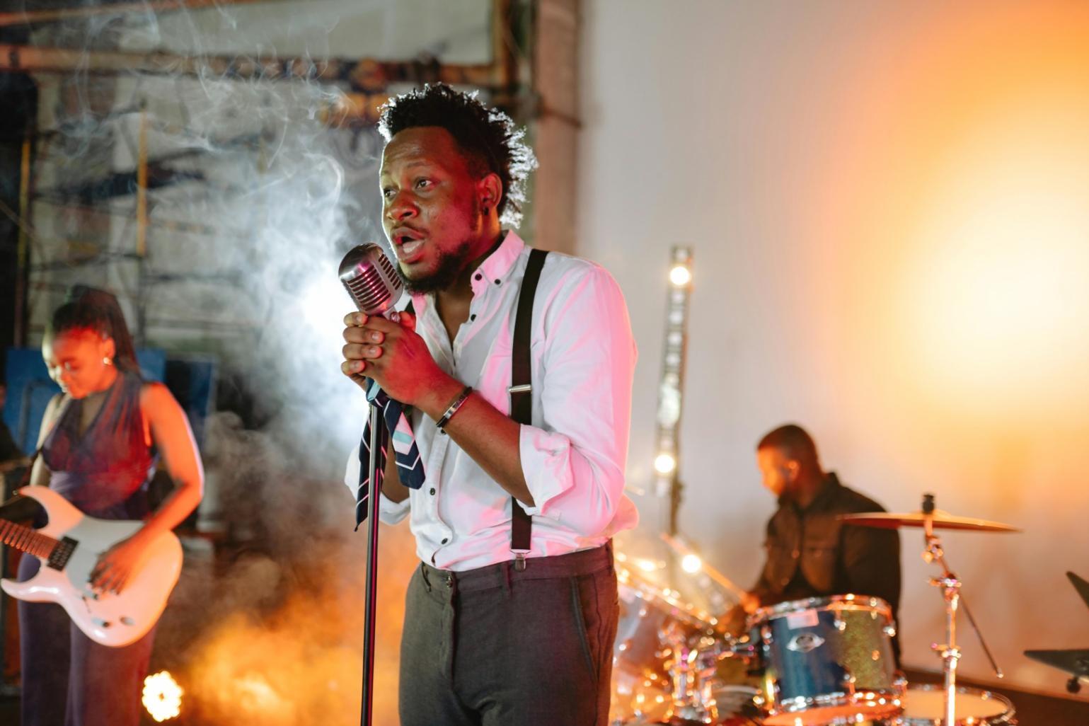 Professionelle Tontechnik-Ausrüstung bei einem Live-Event